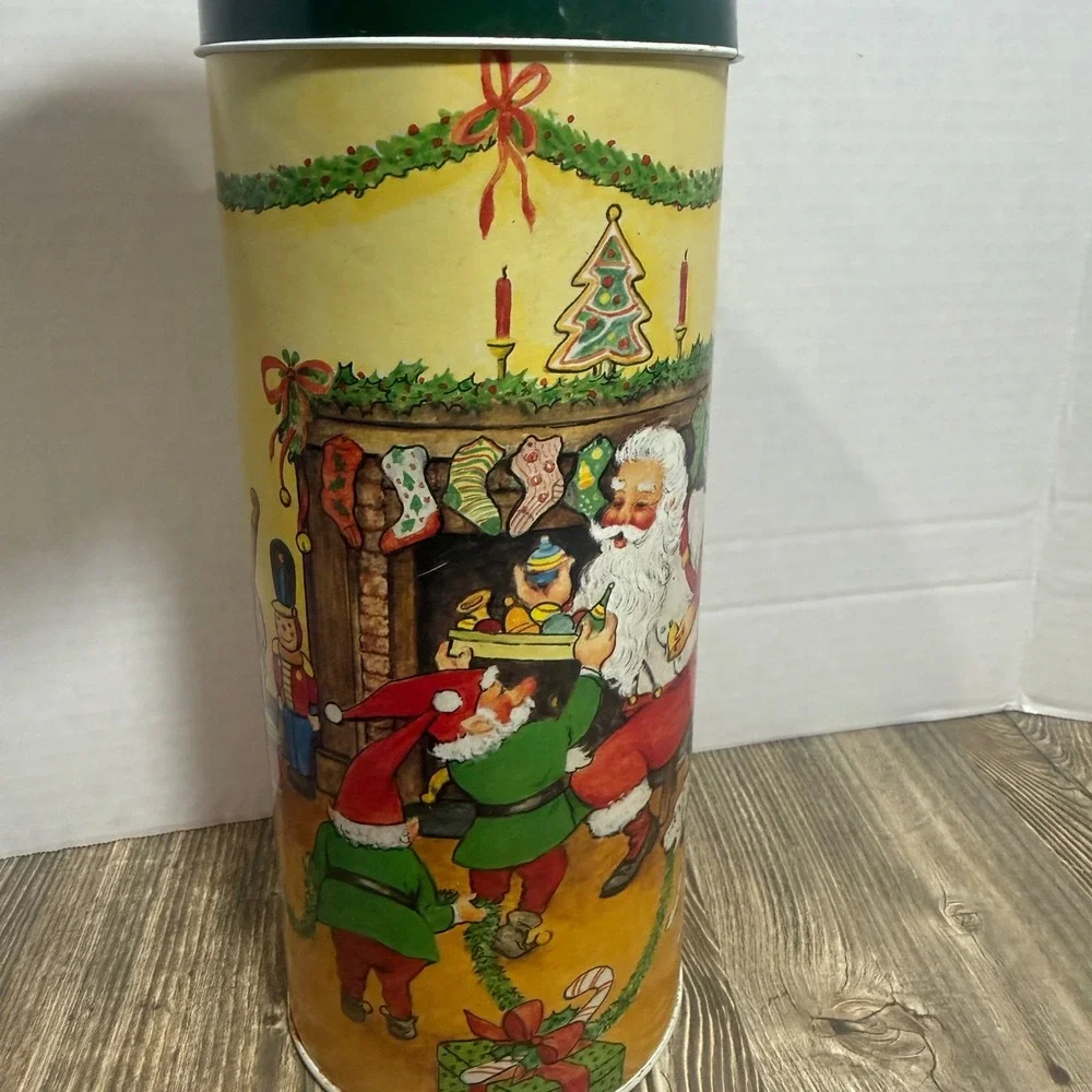 Vintage 1993 Market Square Food Co Christmas Gnomes Santa Cookie Tin 10 Inch